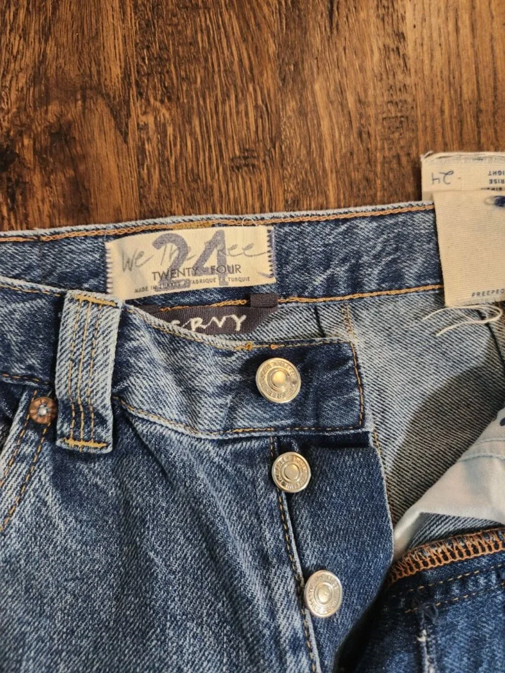 We the Free NWOT CRVY Siren Low Rise Straight Leg Jeans Blue size 24